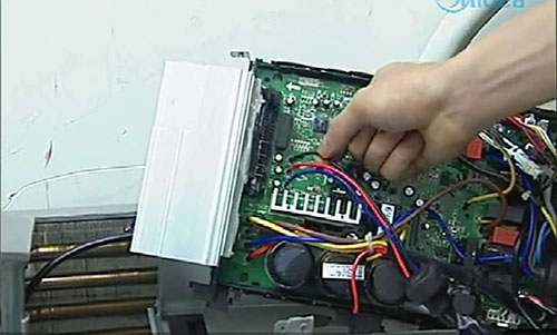 仁布美的空调电话是多少